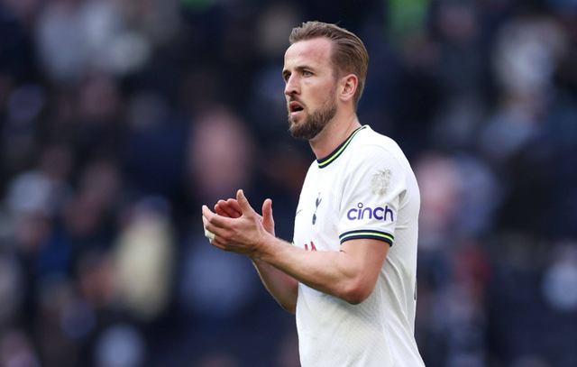  哈兰德荣膺英超金靴，打破多项纪录  